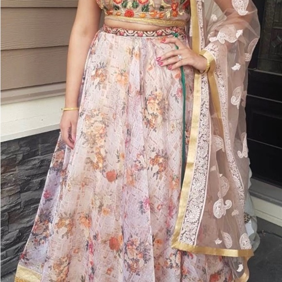 Floral Lengha - Picture 4 of 7